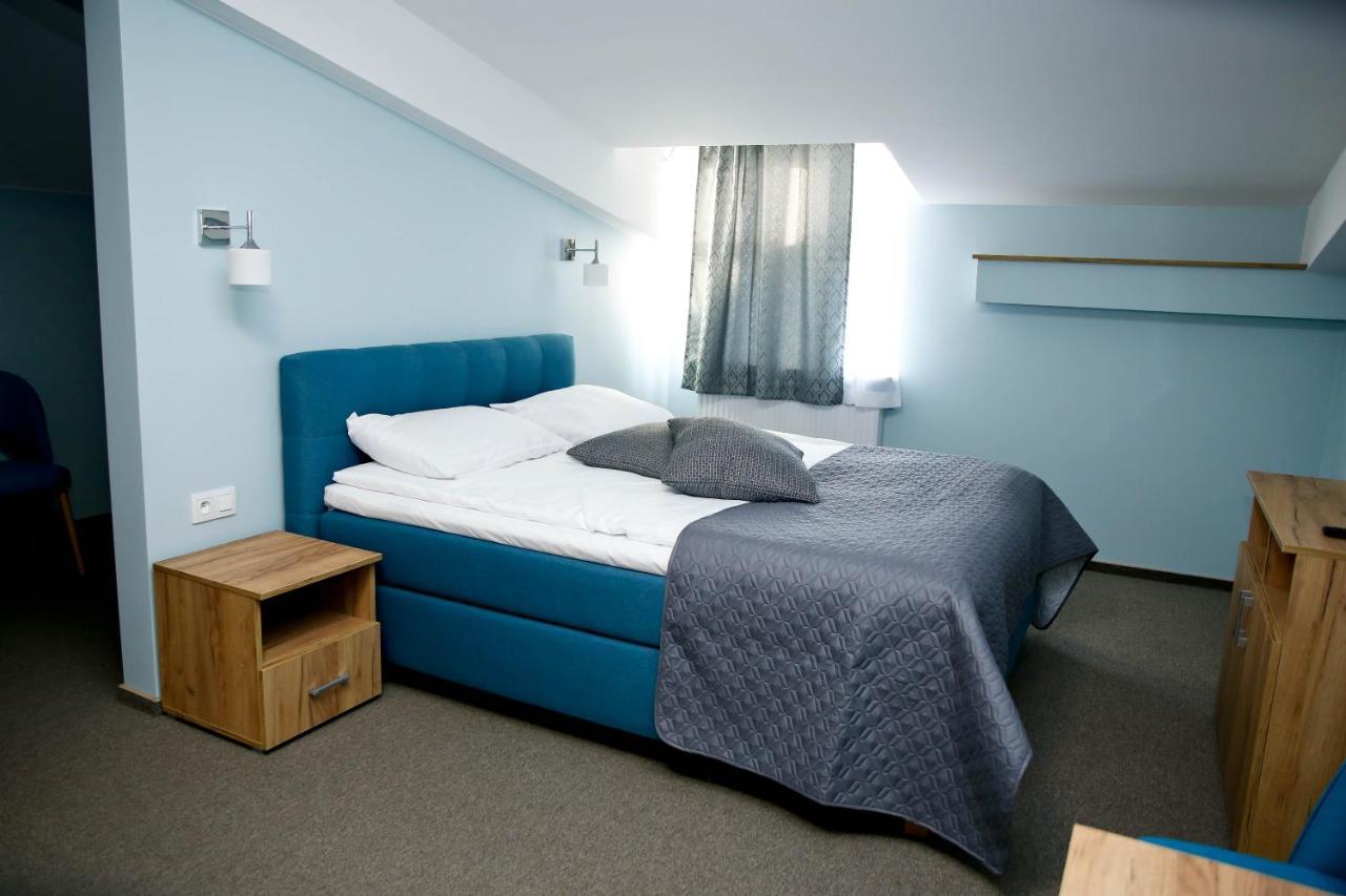 Hotel Pod Wiatrakiem Warta Esterno foto