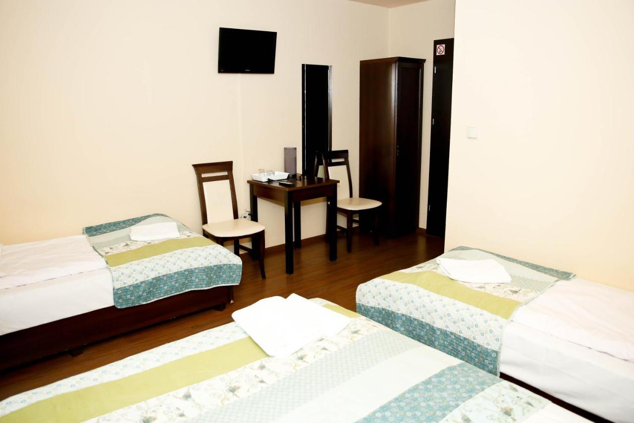 Hotel Pod Wiatrakiem Warta Esterno foto